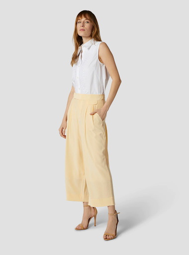 Equipment Sleeveless Cotton Shirt Is A Top Pick From Women’s Los Angeles Personal Stylist Cassandra Sethi
