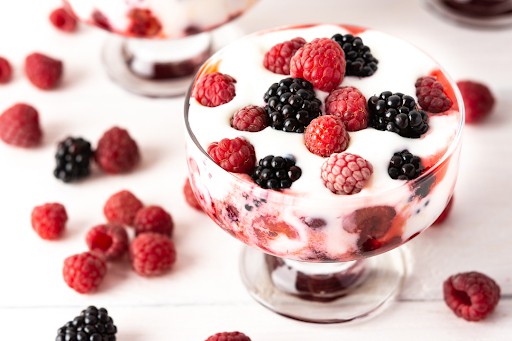 Greek yogurt with berries is a high protein quick breakfast